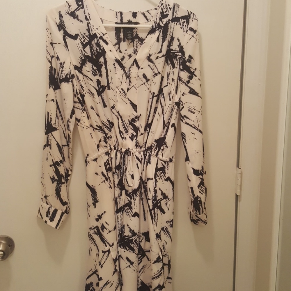 Very nice dress never worn
